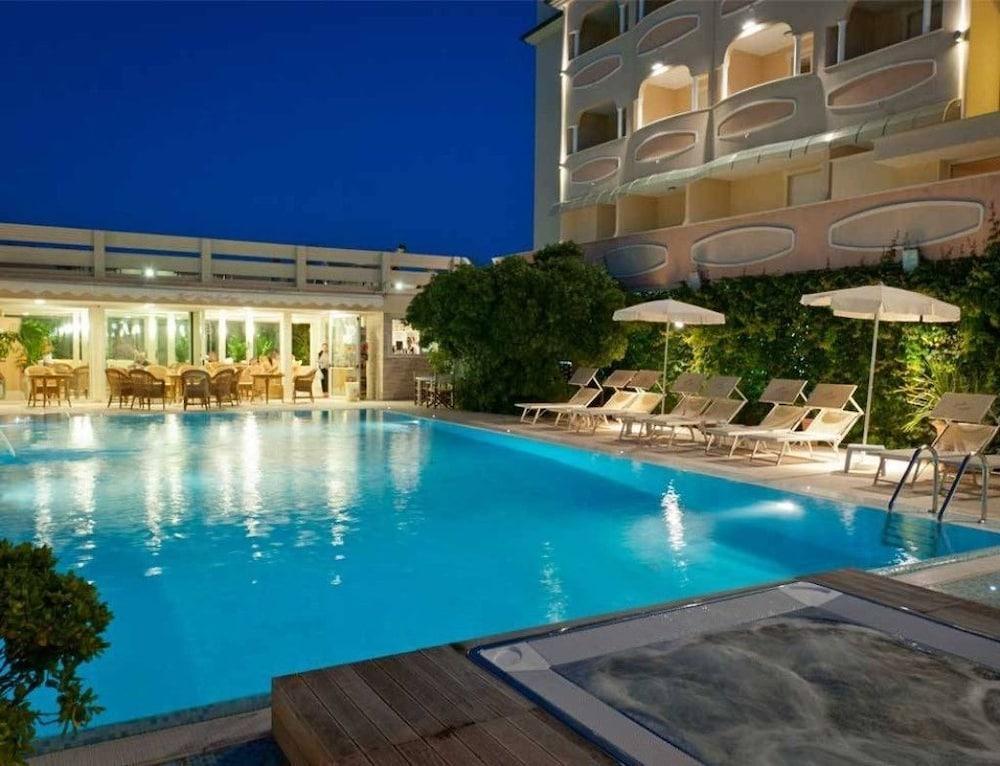 Hotel Derby Exclusive Milano Marittima Zewnętrze zdjęcie