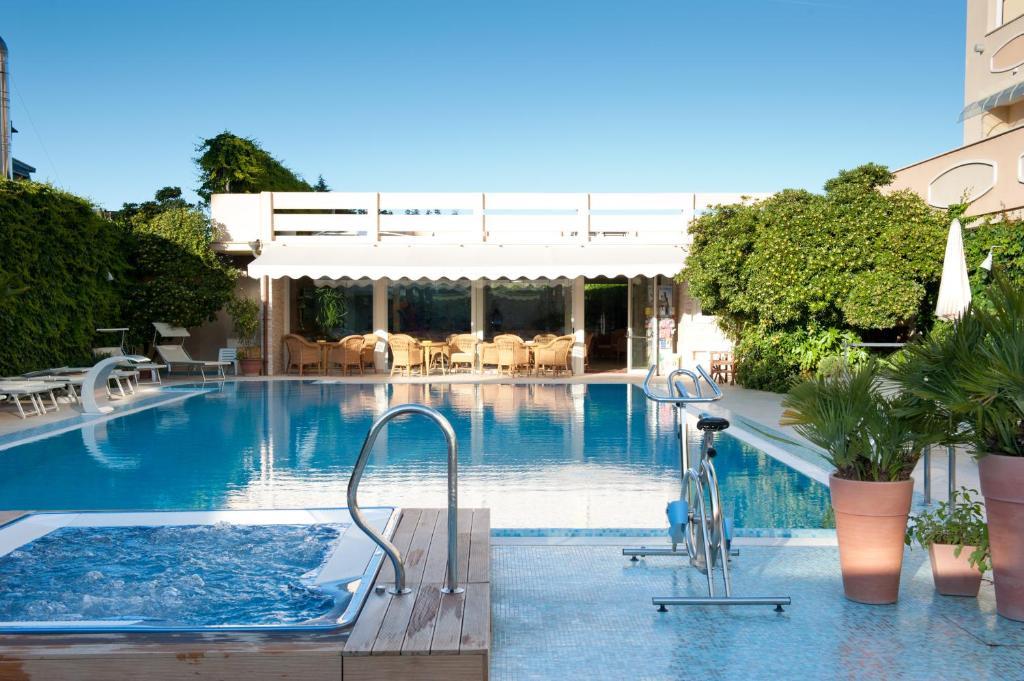 Hotel Derby Exclusive Milano Marittima Zewnętrze zdjęcie